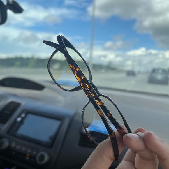 FREE ADD ON-BLUE LIGHT GLASSES NO PRESCRIPTION tortoise color - Picture 3 of 3
